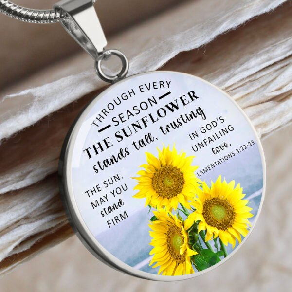 10 Valentine Luxury Graphic Circle Necklace Design With Canva Edit! - Image 3