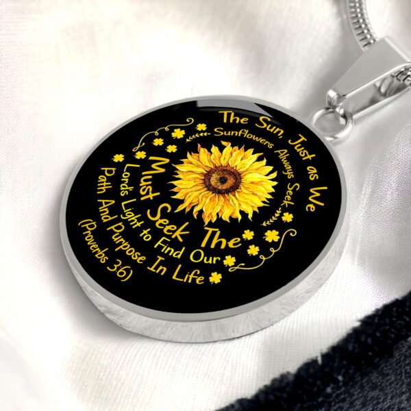 5 Valentine Luxury Graphic Circle Necklace Design With Canva Edit! - Image 4